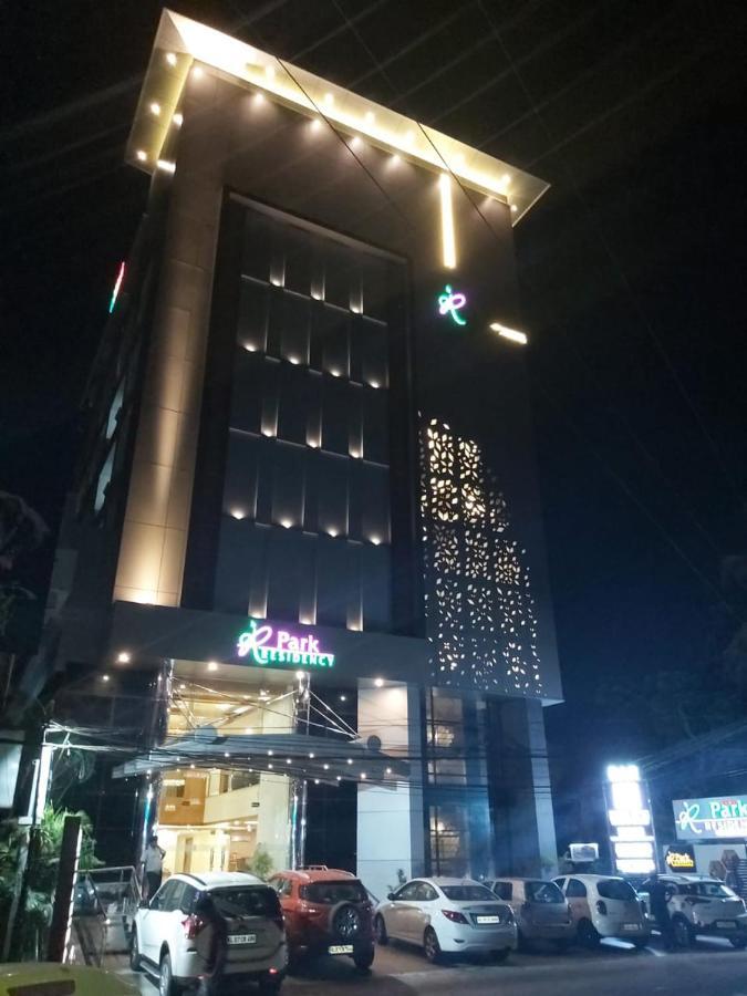Hotel Park Residency, Kakkanad Kochi Exteriör bild